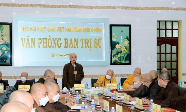 Bình Dương: Ban Trị sự Phật giáo tỉnh triển khai Phật sự, trao quyết định nhân sự 12 ban