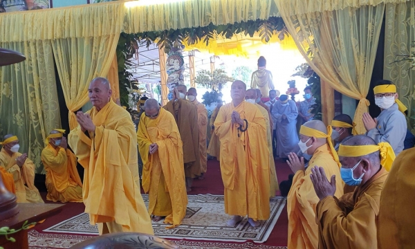 Các phái đoàn kính viếng Giác linh Trưởng lão Hòa thượng Thích Huệ Tánh ngày thứ nhất của Tang lễ
