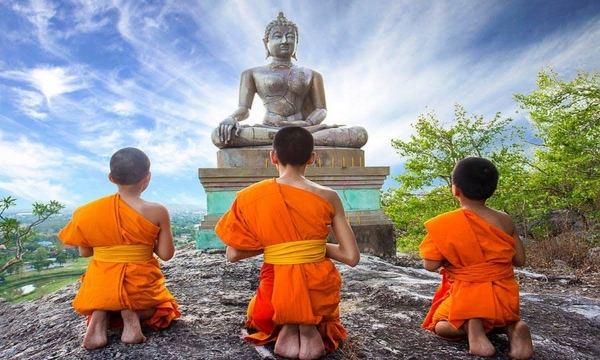 Đức Phật biết tất cả là do đâu?