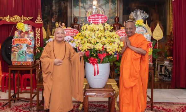 Hòa thượng Chủ tịch HĐTS chúc Tết Chôl Chnăm Thmây chư Tăng, Phật tử chùa Candanransi