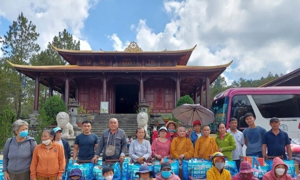 Tịnh xá Ngọc Duyên bàn giao giếng nước sạch, tặng quà đồng bào dân tộc tại tỉnh Đăk Nông