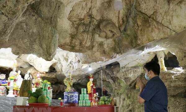 Chùa São - Ngôi chùa cổ độc đáo, linh thiêng nằm trong hang núi đá