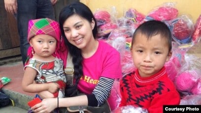 Cô gái người Mỹ gốc Việt thành lập quỹ trao học bổng cho trẻ em nghèo hiếu học Việt Nam
