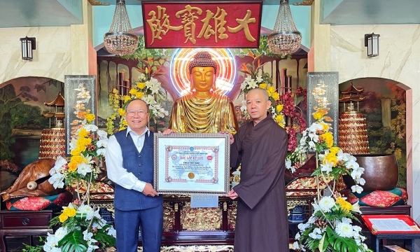 Xác lập Kỷ lục VietWorld đến “Thư viện Phật học đầu tiên của Phật giáo Việt Nam tại Hoa Kỳ'