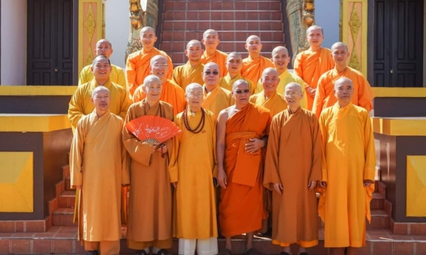 Hòa thượng Thích Tánh Nhiếp cùng phái đoàn thăm Ban Trị sự Phật giáo tỉnh Chanpasak, Lào