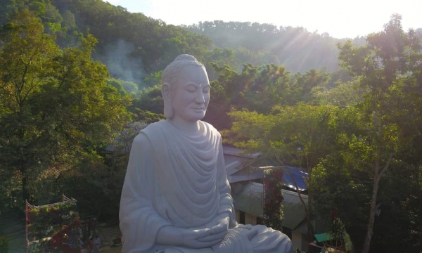 Phật đã cho chúng con niềm tin bởi trí tuệ, nhân cách và thần lực phi thường