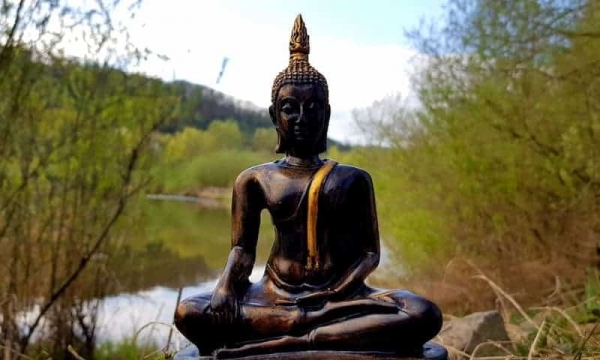 Câu chuyện tiền thân Đức Phật: Chuyện người múa giáo