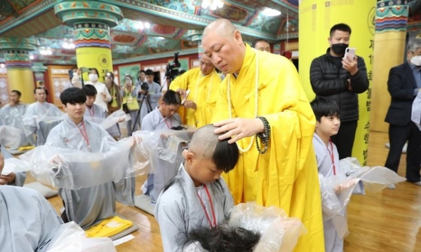 Hàn Quốc: Hơn 40 người xuất gia gieo duyên tại chùa Hoàng Hải
