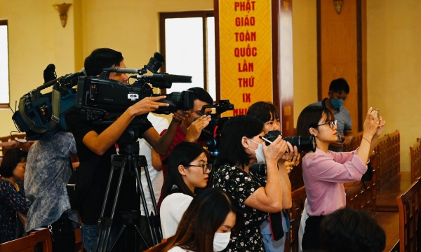 Hơn 100 phóng viên của 82 cơ quan báo chí dự họp báo về Đại hội IX GHPGVN