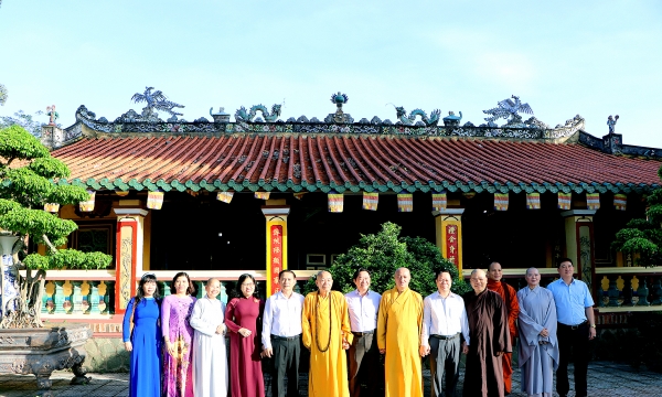 Bình Dương: Lãnh đạo Tỉnh uỷ thăm, khánh chúc HT. Thích Huệ Thông và đoàn Đại biểu Phật giáo tỉnh