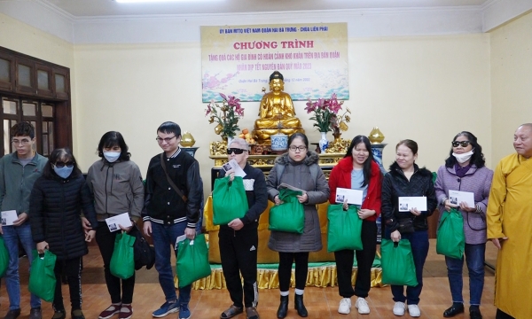 Lễ kỷ niệm ngày Phật thành Đạo và trao quà Tết cho bà con nghèo tại chùa Liên Phái