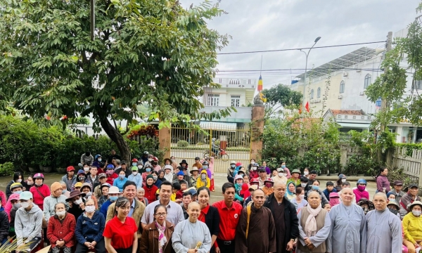 Phú Yên: 'Phiên chợ Tết 0 đồng' ấm lòng người nghèo ngày giáp Tết của Phật giáo huyện Tuy An