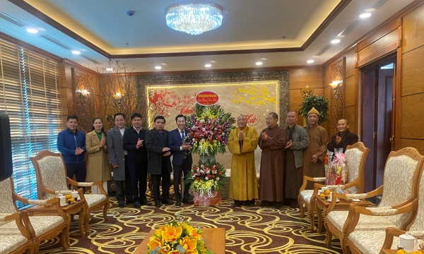 Ban Trị sự Phật giáo Cao Bằng chúc tết, tặng quà các cơ quan lãnh đạo tỉnh