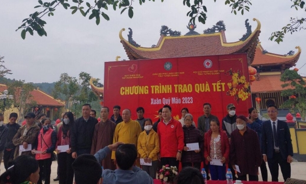 GHPGVN tỉnh Tuyên Quang và Quỹ Thiện Tâm tặng quà đến người nghèo vùng cao nhân dịp năm mới 2023