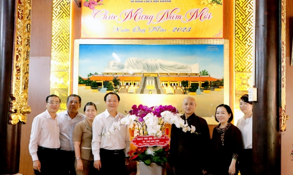 Lãnh đạo Thành ủy TP. Thủ Dầu Một chúc mừng năm mới 2023 đến Phật giáo tỉnh Bình Dương