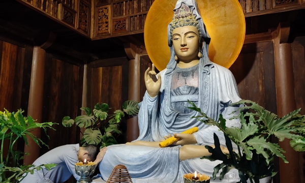 Dát vàng trang nghiêm tượng Phật, hỏa hoạn không cháy được nhà