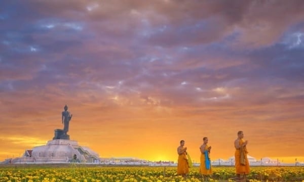 Phật dạy: Rong chơi không phải lúc có đến sáu tai họa