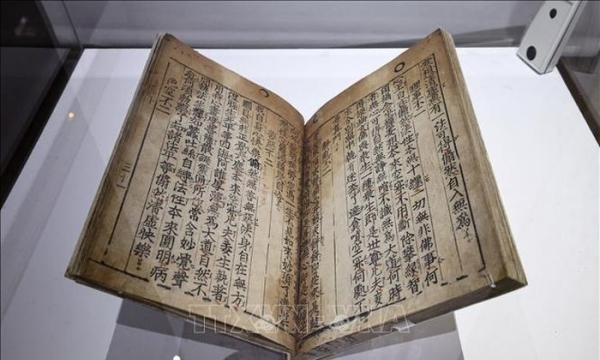 Sách Phật giáo in bằng kim loại cổ xưa nhất thế giới được trưng bày tại Pháp