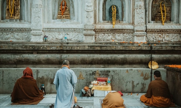 Trong Đạo Phật, cầu nguyện là gì?