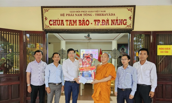 Ban Tôn giáo thành phố Đà Nẵng thăm và chúc mừng Phật đản tại chùa Tam Bảo