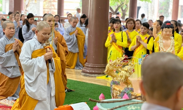 Bình Dương: Chùa Bồ Đề Đạo Tràng trang nghiêm cử hành Đại lễ Phật đản
