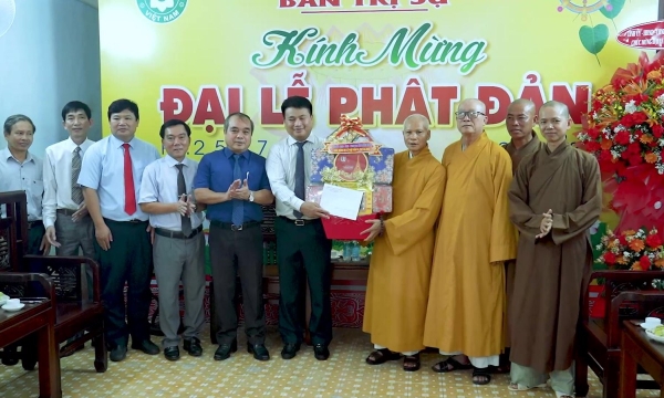 Lãnh đạo chính quyền tỉnh Quảng Ngãi thăm và chúc mừng Đại lễ Phật đản GHPGVN tỉnh