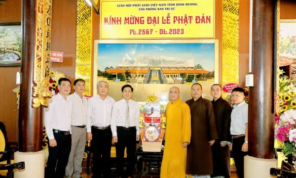 Bình Dương: Cục An ninh Nội địa – Bộ Công an chúc mừng Phật đản đến Hòa thượng Thích Huệ Thông