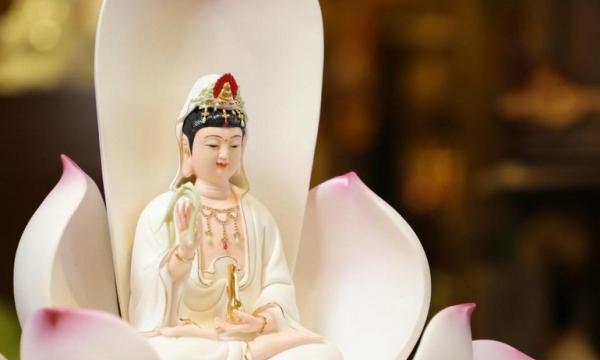 Hướng dẫn khai quang tượng Quán Thế Âm Bồ tát tại nhà cho Phật tử
