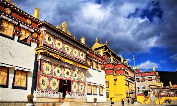 Khám phá vẻ đẹp huyền bí của tu viện Tùng Tán Lâm, niềm tự hào của Shangri-la