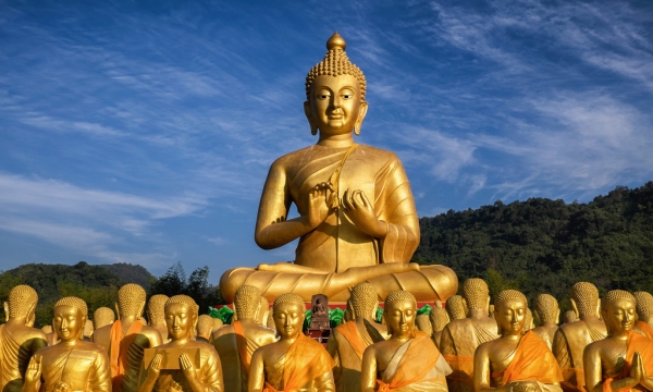 Phật dạy dỗ sinh sống cần đem niềm vui
