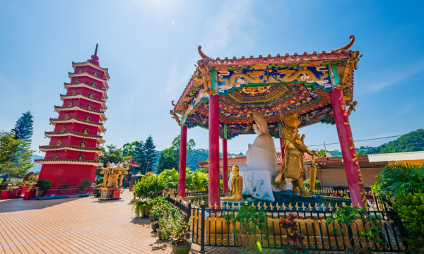 Tu viện Vạn Phật: Điểm đến linh thiêng, nổi tiếng nhất Hong Kong