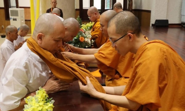 40 Phật tử phát tâm xuất gia gieo duyên tại chùa Bửu Long