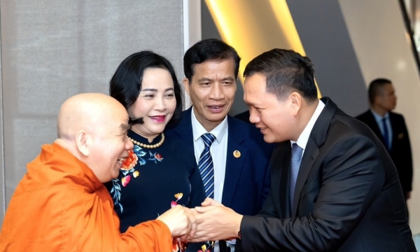 HT.Thích Thiện Tâm tham gia Đoàn Đại Biểu Hội Hữu nghị Việt Nam - Campuchia chào xã giao Thủ tướng Vương quốc Campuchia