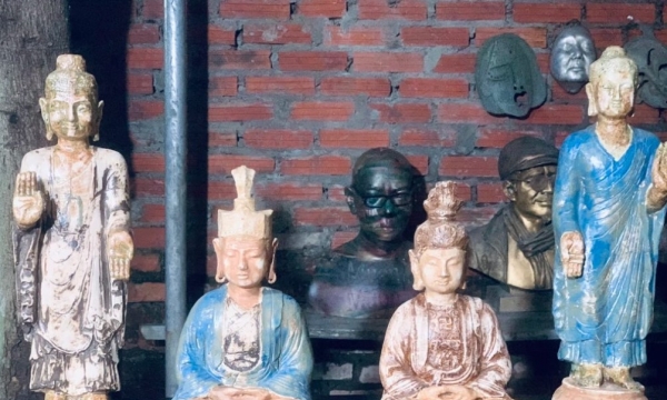 Trưng bày tượng Phật của cố điêu khắc gia Hà Minh Tuấn