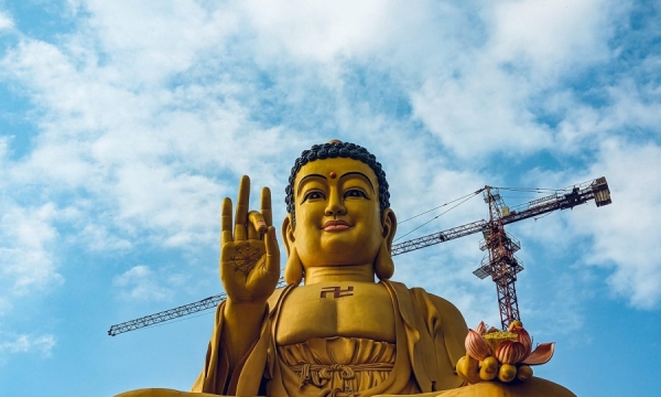Chiêm bái tượng Phật A Di Đà lớn nhất Đông Nam Á