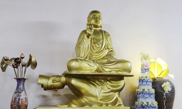 Kỳ lạ bức tượng “Phật tọa trên lưng vua” tại chùa Nhẫm Dương