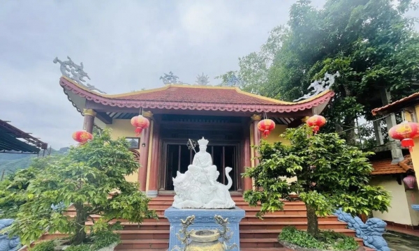 Về Quảng Nam, vãng cảnh chùa Hà Tân nơi ngã ba sông