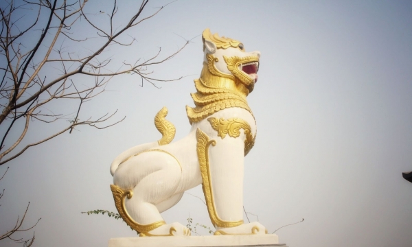 Viếng chùa “vàng” xứ Huế