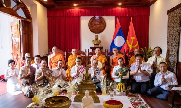Đà Nẵng: Tổng Lãnh sự quán Lào làm lễ Trai tăng đón Tết Lào Bunpimay 2567 - 2024