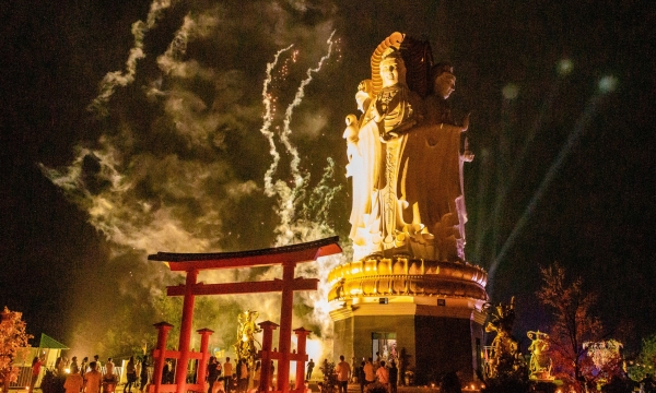 Tôn tượng Bồ-tát Quán Thế Âm tứ diện lớn nhất Việt Nam