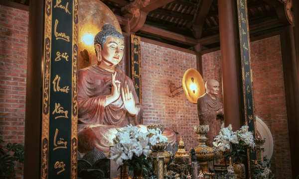 Phật dạy 11 đặc tính căn bản của giáo Pháp dành cho người kính lễ Pháp bảo