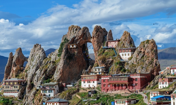 Chiêm ngưỡng ngôi chùa 3.000 năm tuổi nổi tiếng Tây Tạng