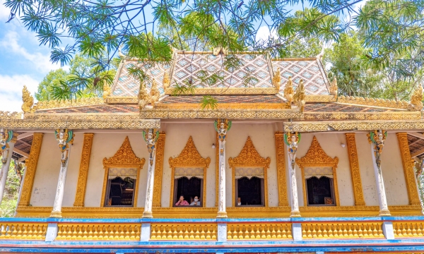 Cùng blogger Henry Dương viếng những ngôi chùa đẹp nức tiếng ở Sóc Trăng