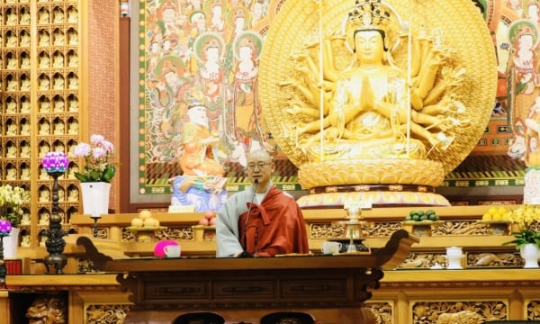 Khóa tu của cộng đồng Phật tử Việt - Hàn hướng về Phật đản