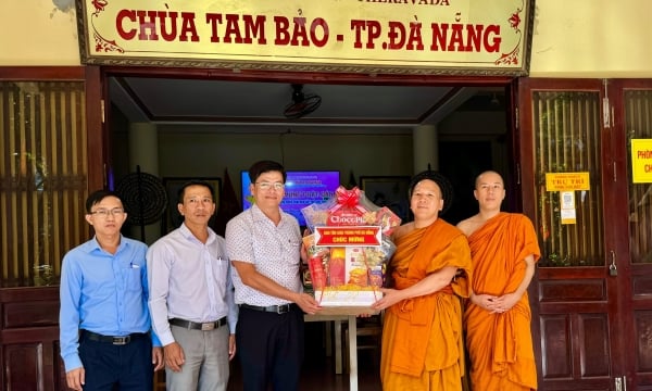 Đà Nẵng: Ban Tôn giáo thành phố thăm và chúc mừng Phật đản tại chùa Tam Bảo