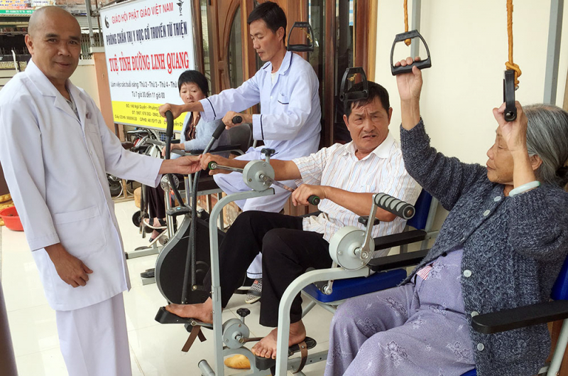 Tuệ Tĩnh Đường Linh Quang gieo duyên lành cho người bệnh 1