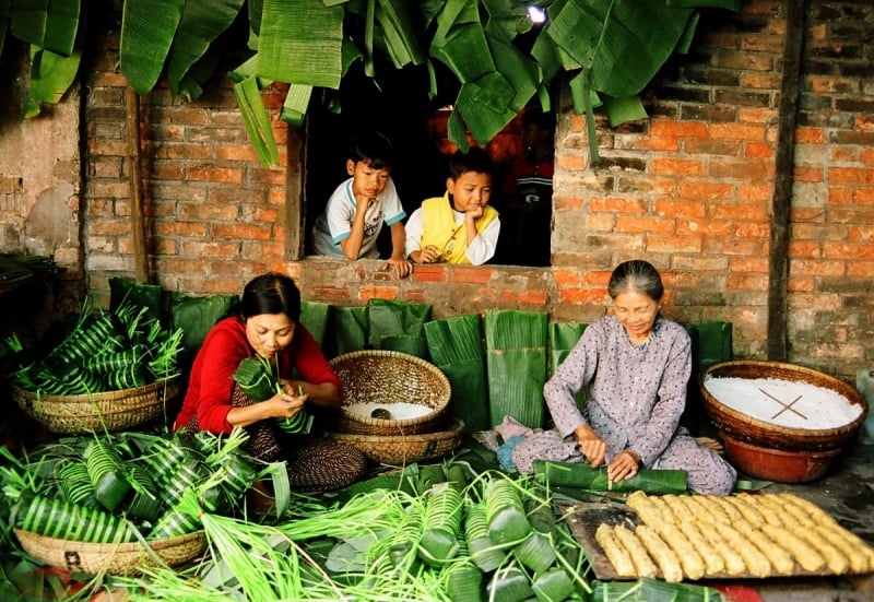 Tết truyền thống là dịp lễ hội tuyệt vời để giới thiệu về văn hóa truyền thống Việt Nam. Hãy cùng thưởng thức những hình ảnh mang đậm dấu ấn Tết truyền thống để tìm hiểu sâu hơn về truyền thống Tết của dân tộc ta.