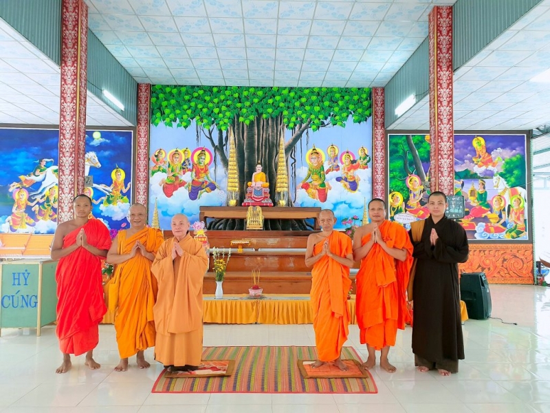 Phật giáo Nam Tông Khmer là một trường đại học phổ thông rất nổi tiếng ở Việt Nam. Khối học viên Nam Tông Khmer nói chung và trường này nói riêng luôn trang bị cho sinh viên những kiến thức cơ bản của Phật giáo tinh túy góp phần giúp các em trở thành những người có tầm nhìn rộng và đem đến những giá trị đạo đức cao trong cuộc sống.