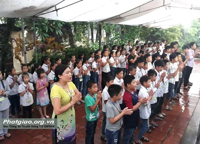 Hà Nội: Khóa tu mùa hè tại chùa Tiên Linh