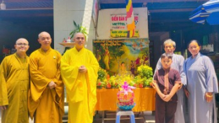 H.Chợ Gạo: Chư Tôn đức thăm vườn Lâm-tỳ-ni Kính mừng Phật Đản tại tư gia Phật tử